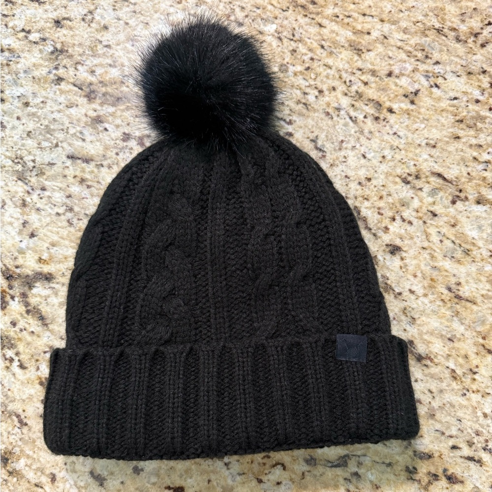 Pink Victoria’s Secret Black Cable Knit Sherpa Lined Pom Pom Beanie Skull Cap